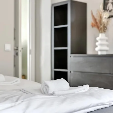 Apartment Retreat *